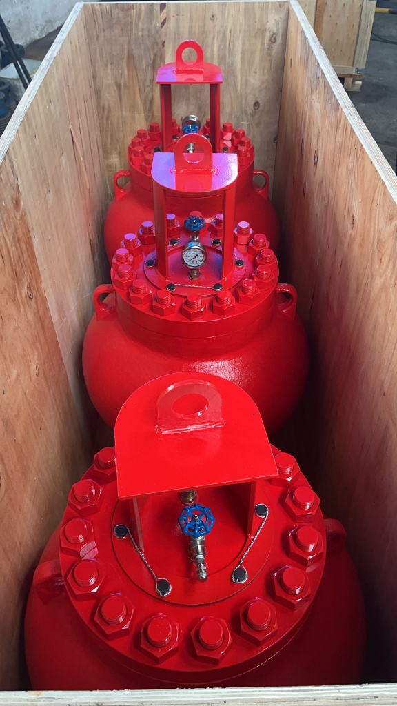 Mud Pump Pulsation Dampener.jpg